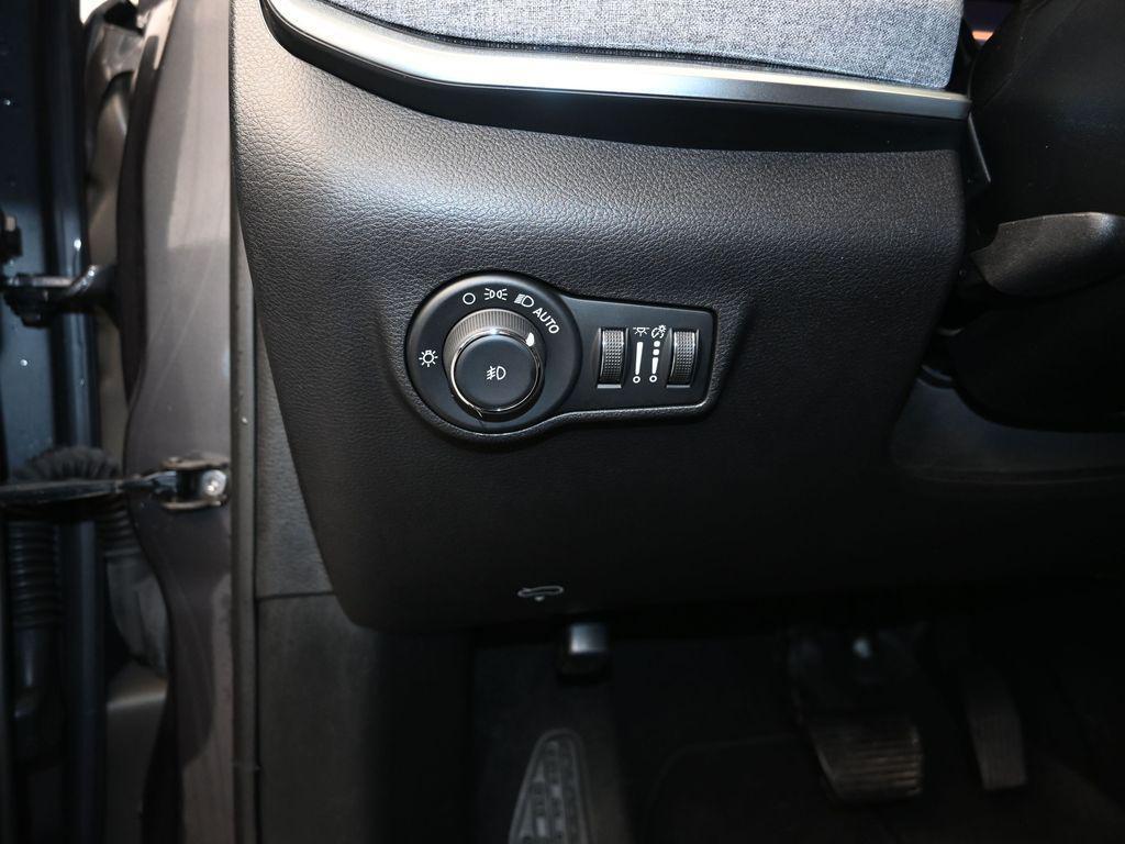 used 2024 Jeep Compass car, priced at $21,202