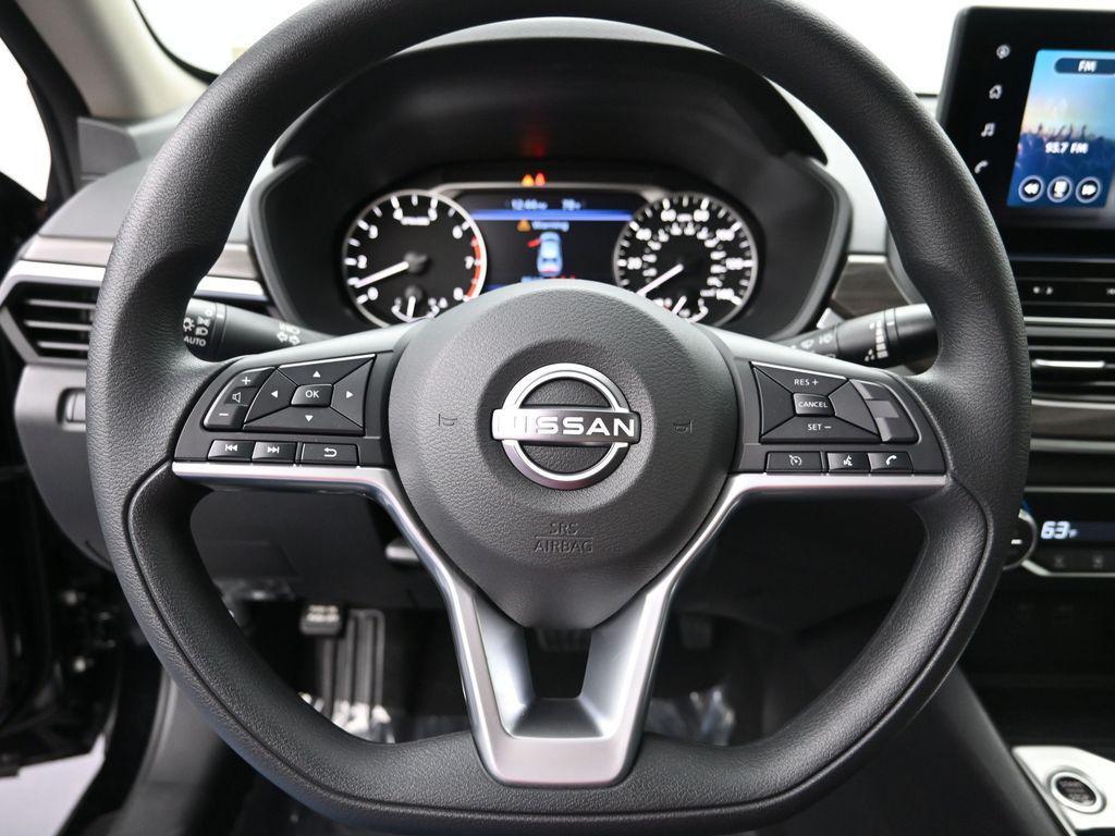 new 2025 Nissan Altima car, priced at $28,950
