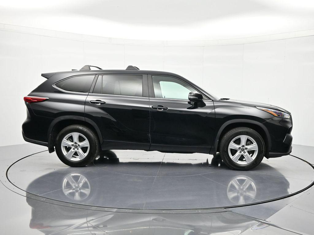used 2023 Toyota Highlander car, priced at $28,622