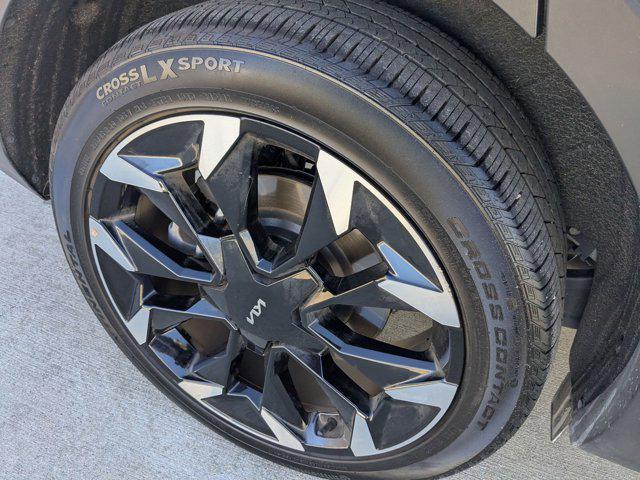 used 2025 Kia Sorento car, priced at $33,991