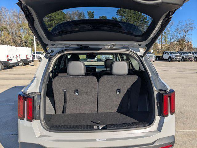 used 2025 Kia Sorento car, priced at $33,991