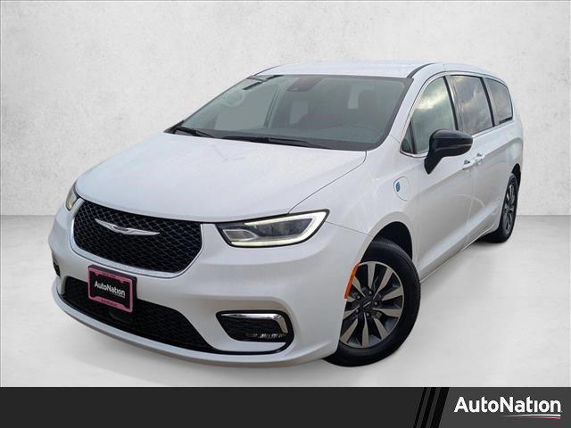 used 2024 Chrysler Pacifica Hybrid car, priced at $28,993