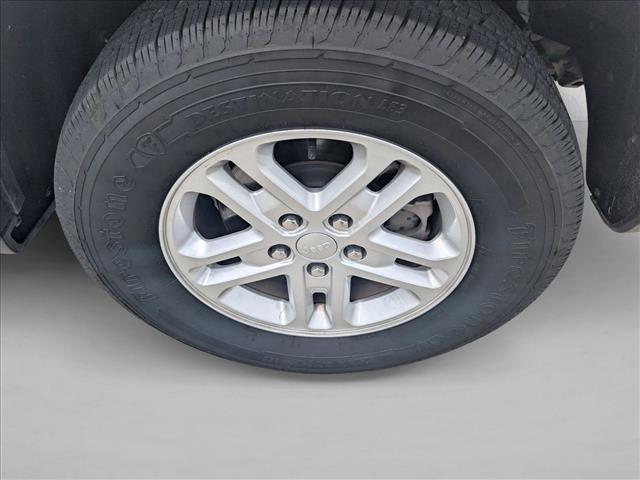 used 2024 Jeep Grand Cherokee car, priced at $26,590