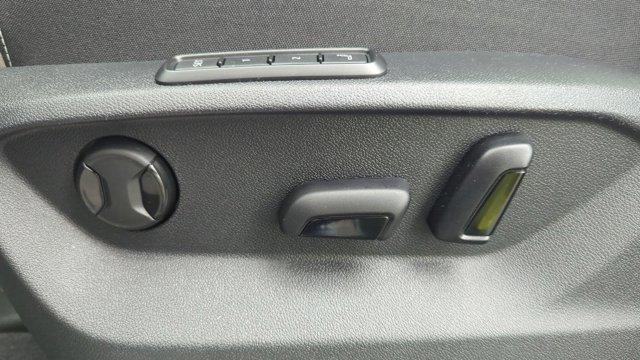 new 2026 Volkswagen Atlas Cross Sport car, priced at $53,452