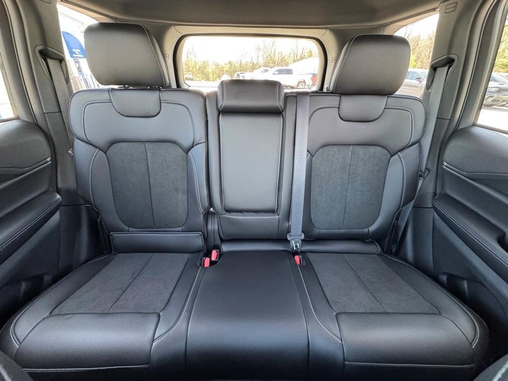 new 2025 Jeep Grand Cherokee car, priced at $46,939