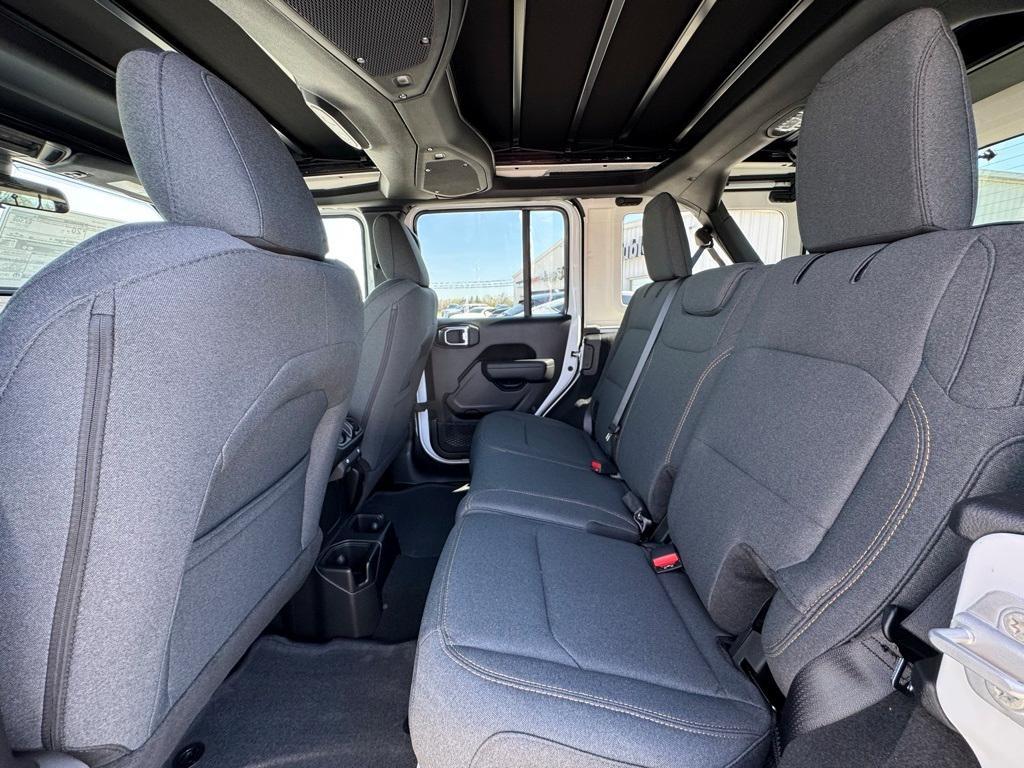 new 2025 Jeep Wrangler car, priced at $50,677