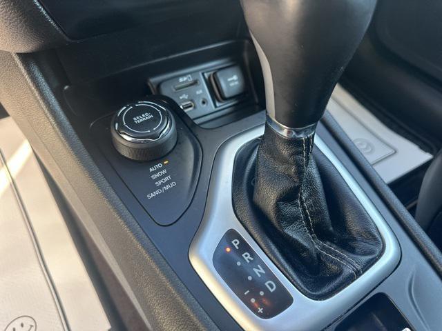 used 2018 Jeep Cherokee car, priced at $15,495