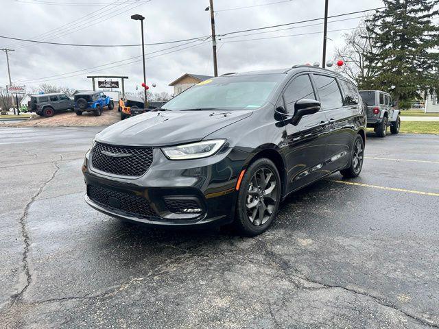 used 2021 Chrysler Pacifica car, priced at $16,376