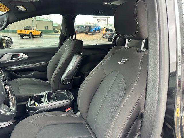 used 2021 Chrysler Pacifica car, priced at $16,376