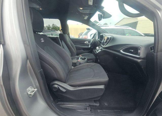 used 2018 Chrysler Pacifica car, priced at $16,995