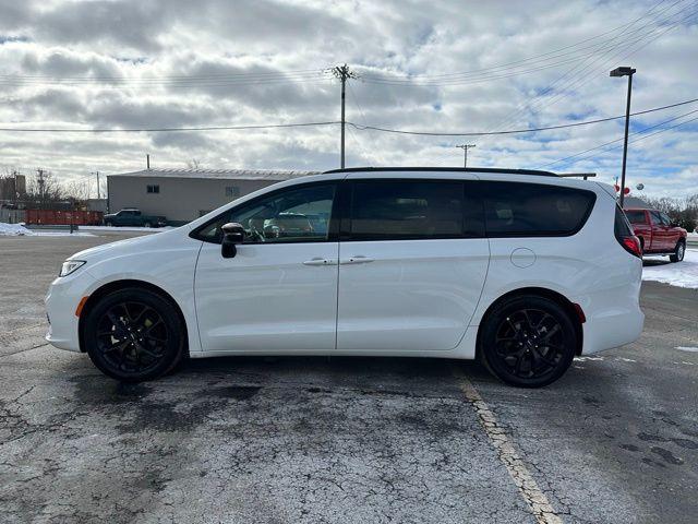 used 2025 Chrysler Pacifica car, priced at $35,997