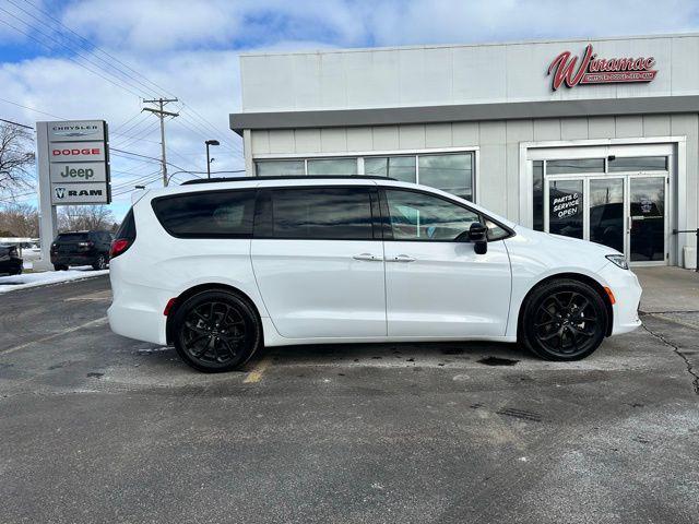 used 2025 Chrysler Pacifica car, priced at $35,997
