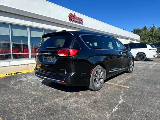 used 2018 Chrysler Pacifica car, priced at $15,550