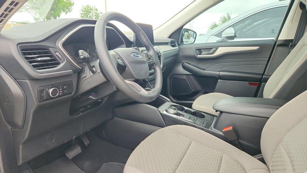 used 2022 Ford Escape car, priced at $20,900