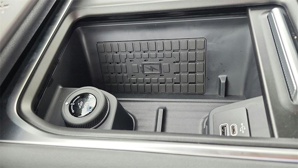 new 2025 Ford Expedition car, priced at $62,383