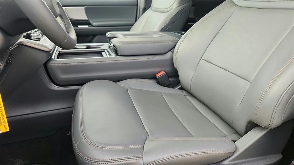 new 2025 Ford Expedition car, priced at $62,383