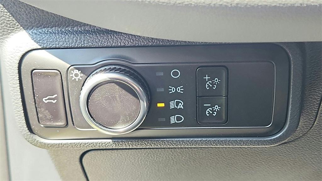 new 2025 Ford Explorer car, priced at $35,247