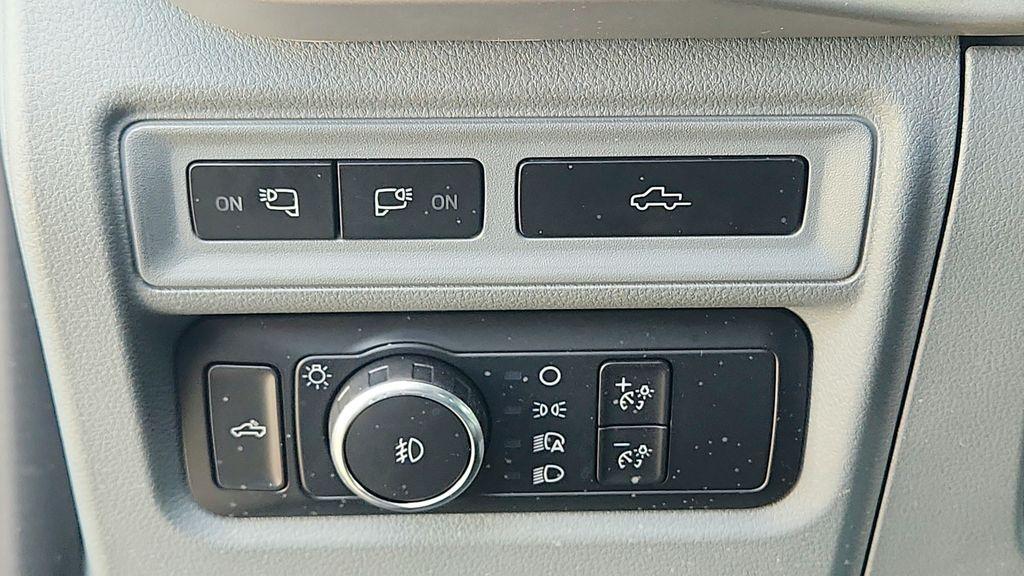 used 2021 Ford F-150 car, priced at $20,000