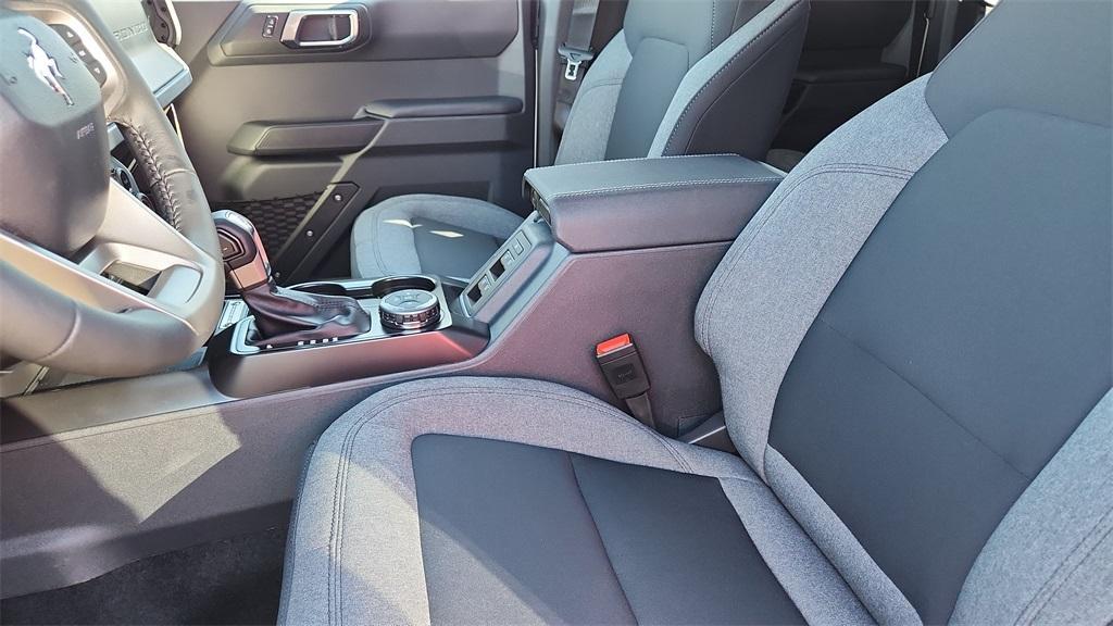 new 2025 Ford Bronco car, priced at $39,360