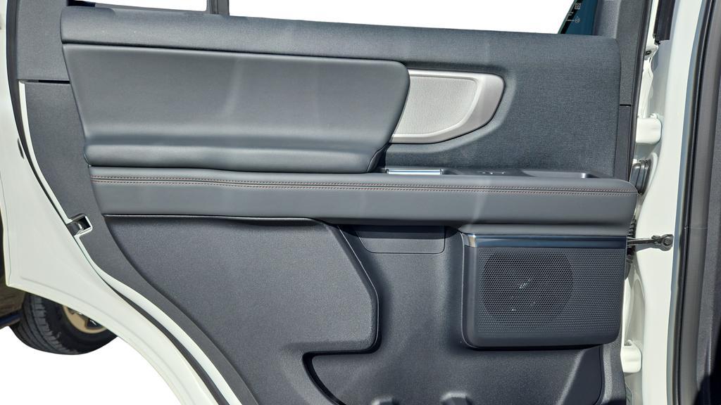 new 2025 Ford Expedition car, priced at $65,035