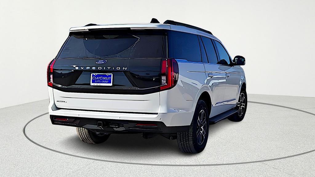 new 2025 Ford Expedition car, priced at $65,035