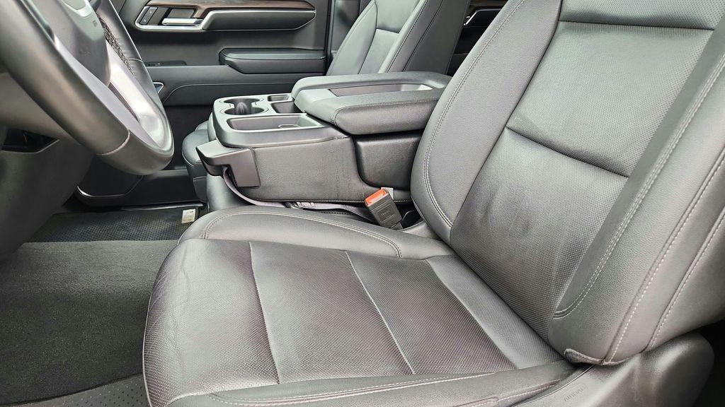 used 2024 GMC Sierra 1500 car, priced at $41,000