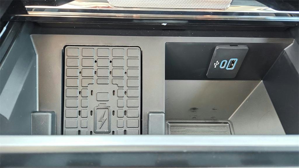 new 2025 Ford F-250 car, priced at $82,333