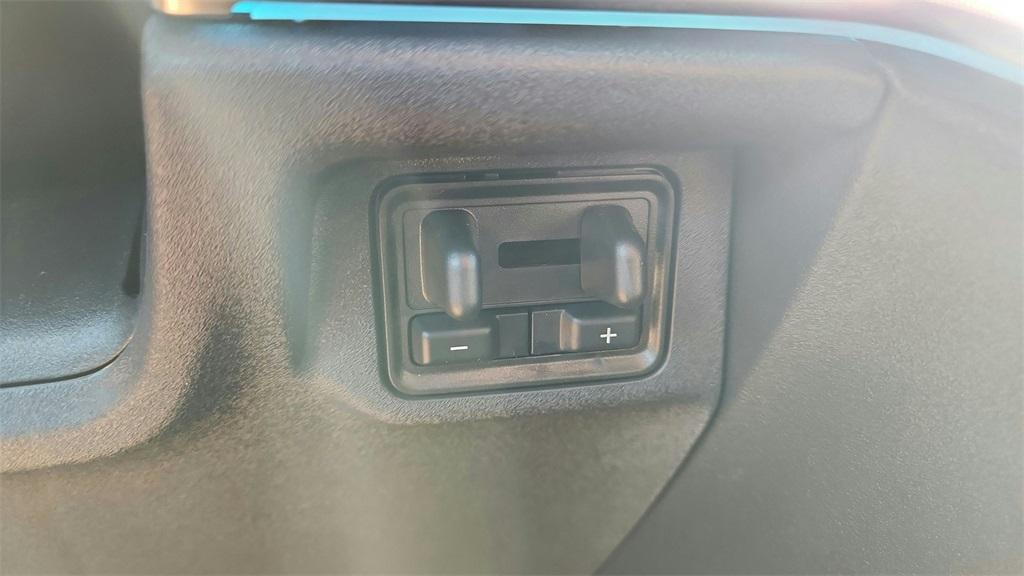 new 2025 Ford Expedition car, priced at $74,801