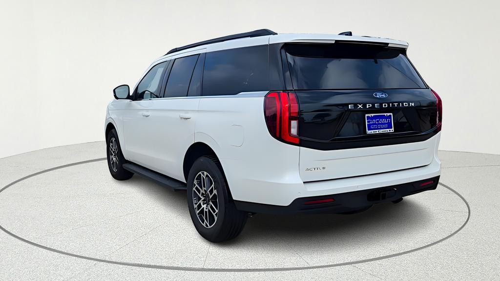 new 2026 Ford Expedition car, priced at $70,425