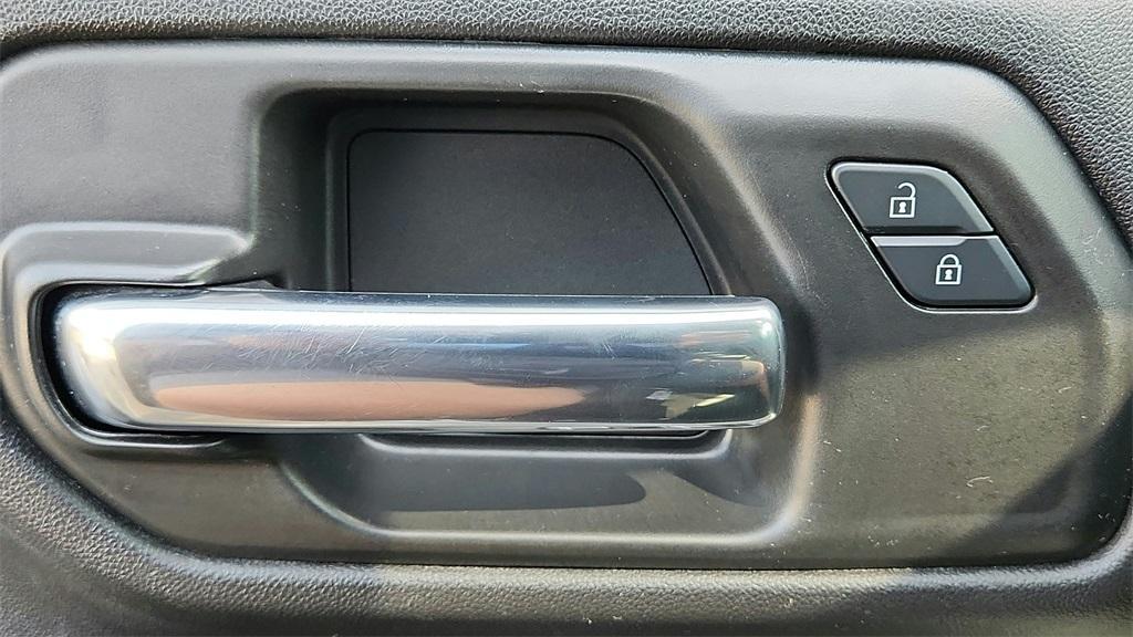 used 2025 Chevrolet Silverado 1500 car, priced at $39,988