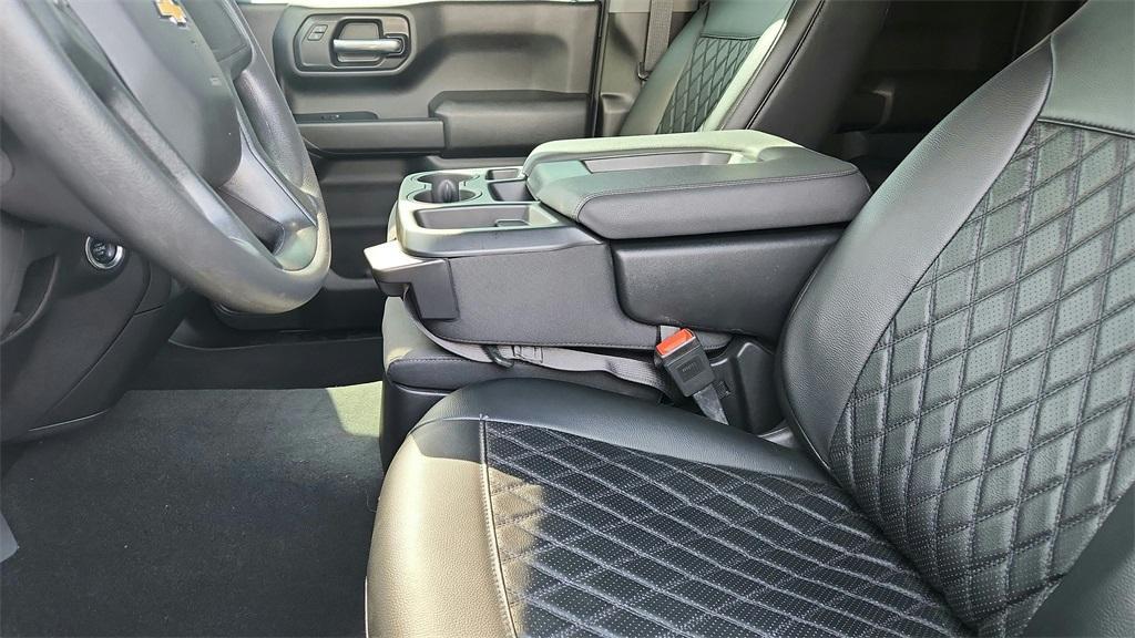 used 2025 Chevrolet Silverado 1500 car, priced at $39,988