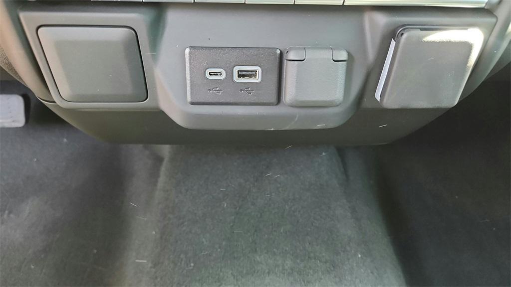 used 2025 Chevrolet Silverado 1500 car, priced at $39,988