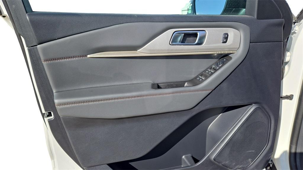 new 2025 Ford Explorer car, priced at $34,334