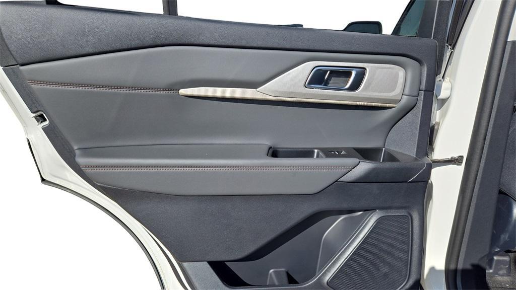 new 2025 Ford Explorer car, priced at $34,334