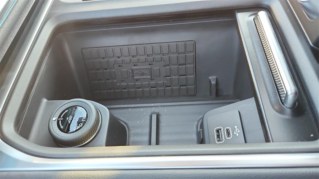 new 2025 Ford Expedition car, priced at $74,793