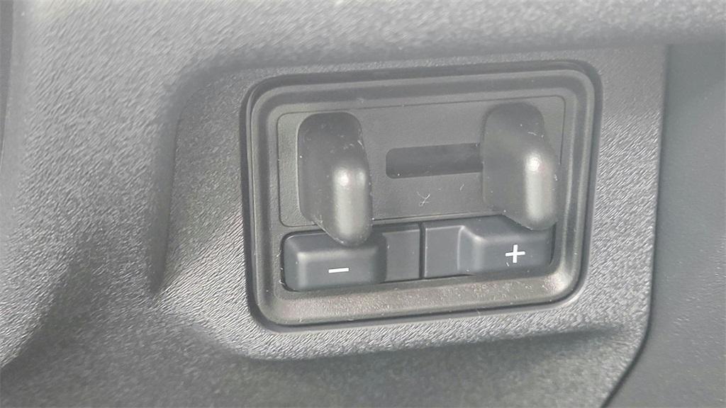 new 2025 Ford Expedition car, priced at $62,848