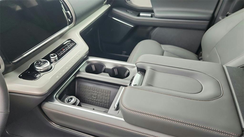 new 2025 Ford Expedition car, priced at $62,848