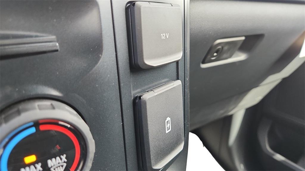 new 2025 Ford F-150 car, priced at $43,064