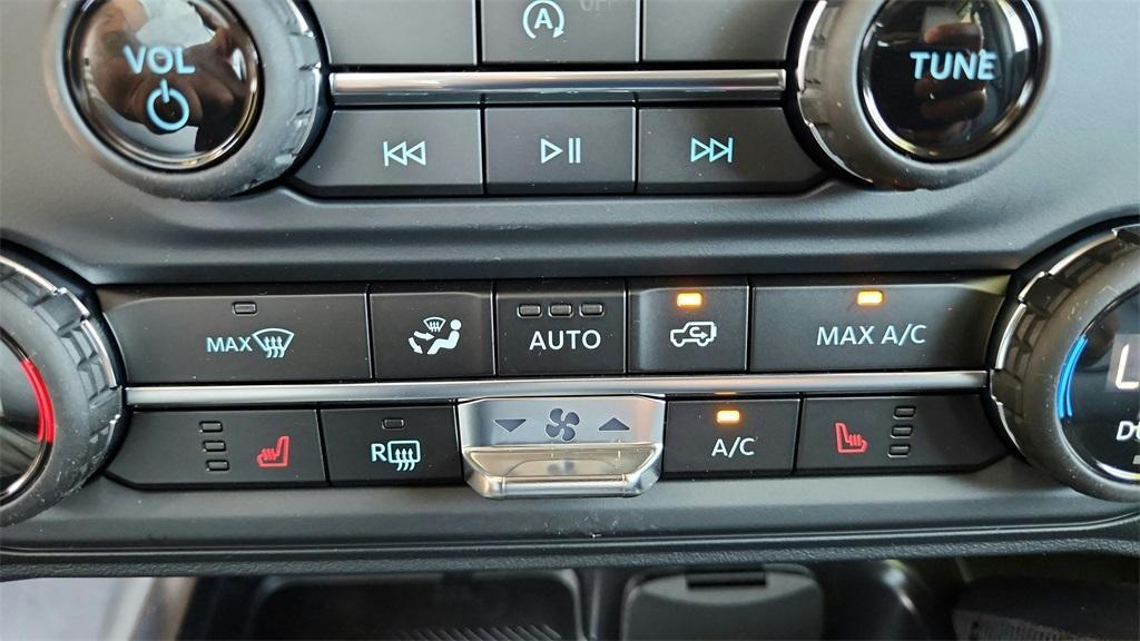 new 2025 Ford Bronco car, priced at $43,109