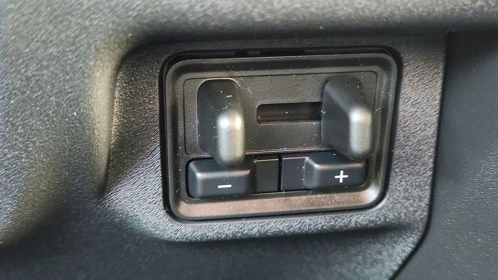 new 2025 Ford Expedition car, priced at $79,443