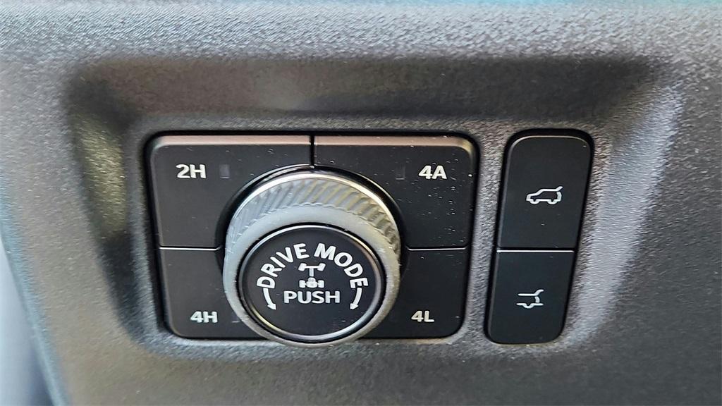 new 2025 Ford Expedition car, priced at $78,973