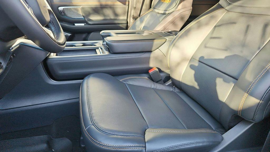 new 2025 Ford Expedition car, priced at $79,443