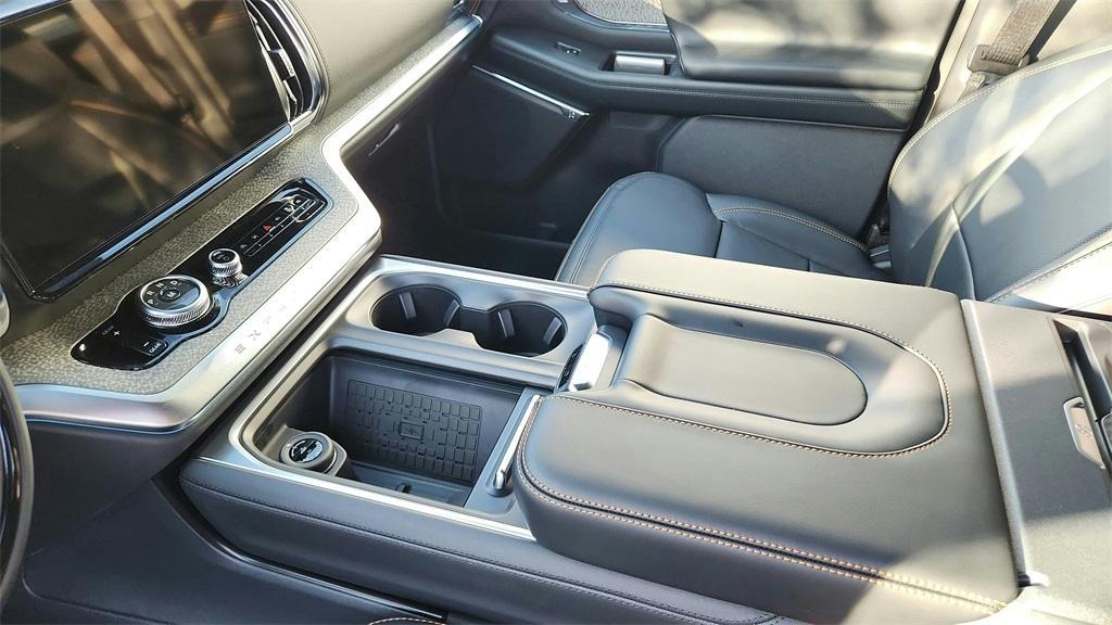 new 2025 Ford Expedition car, priced at $78,973