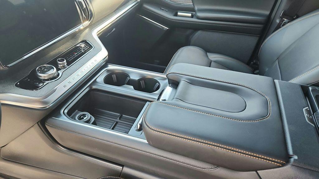 new 2026 Ford Expedition car, priced at $85,295