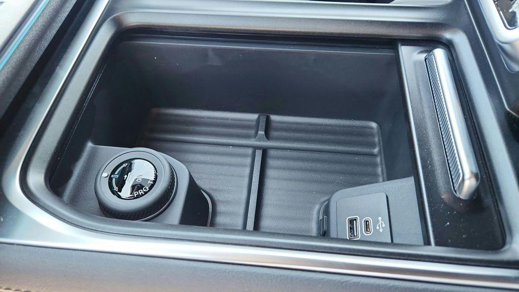 new 2026 Ford Expedition car, priced at $85,295