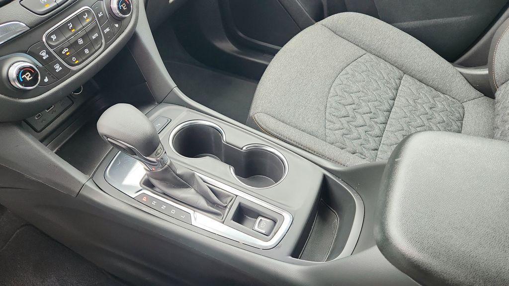 used 2024 Chevrolet Equinox car, priced at $19,552