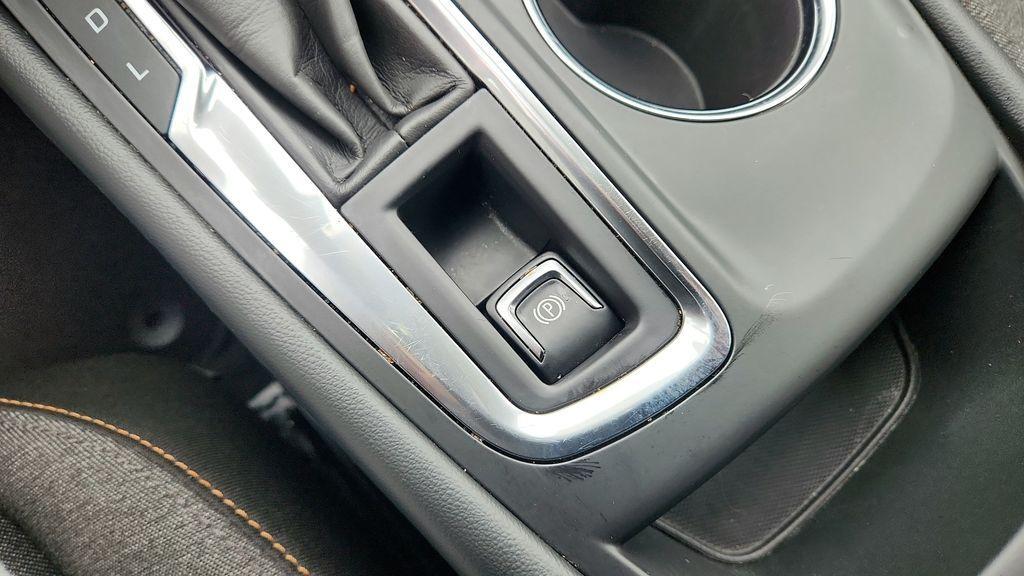 used 2024 Chevrolet Equinox car, priced at $19,552