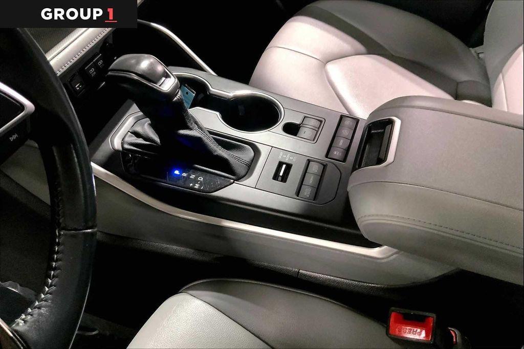 used 2021 Toyota Highlander car, priced at $34,377