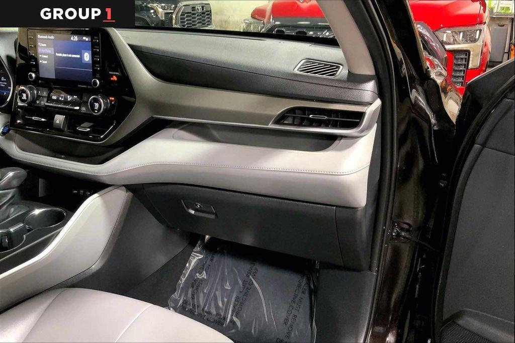 used 2021 Toyota Highlander car, priced at $34,377
