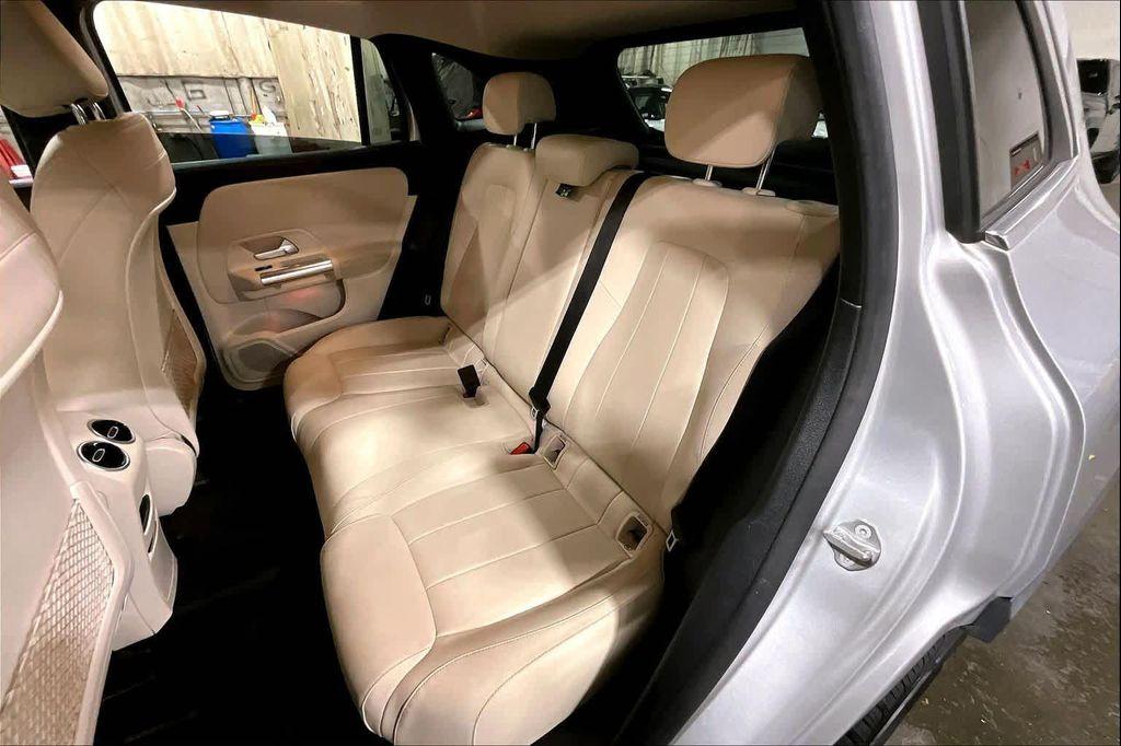 used 2021 Mercedes-Benz GLA 250 car, priced at $21,877